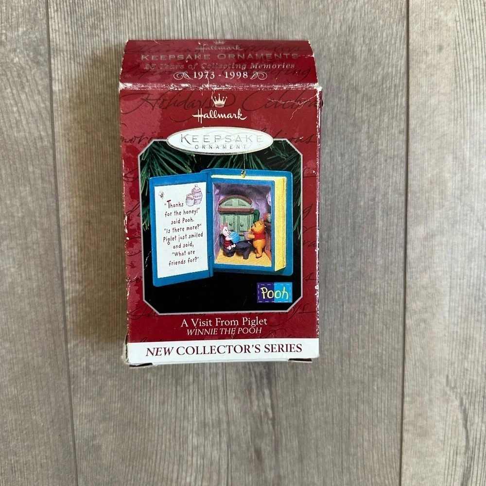 VTG Hallmark keepsake A Visit From Piglet winnie the pooh 1998 Ornament Disney